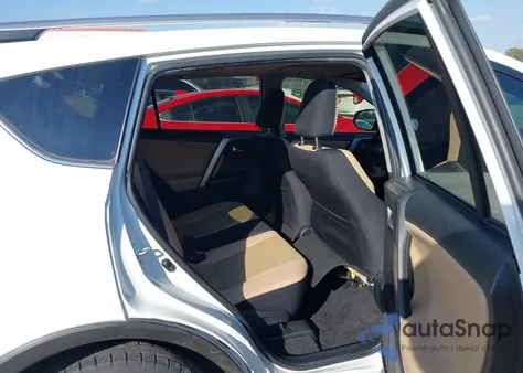 2018 Toyota Rav4 Xle z USA, uszkodzony, nr VIN JTMWFREVXJJ151537